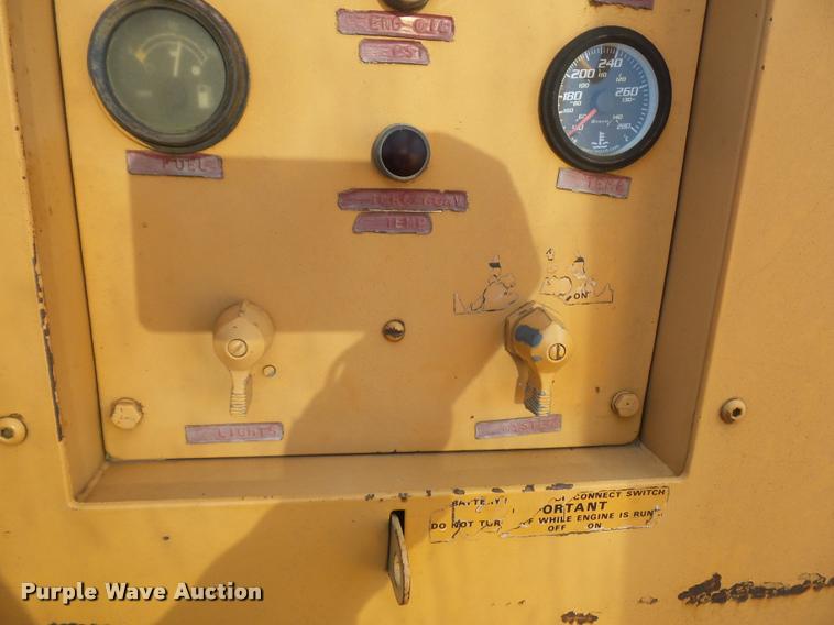 image for item BH9302 1985 Case 1085B rubber tire excavator