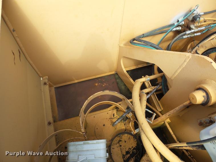 image for item BH9302 1985 Case 1085B rubber tire excavator