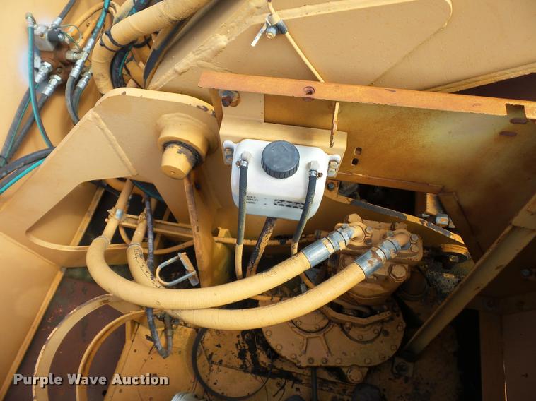 image for item BH9302 1985 Case 1085B rubber tire excavator