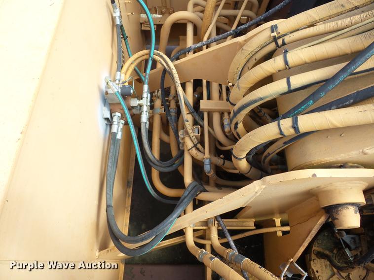 image for item BH9302 1985 Case 1085B rubber tire excavator