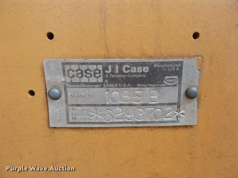 image for item BH9302 1985 Case 1085B rubber tire excavator