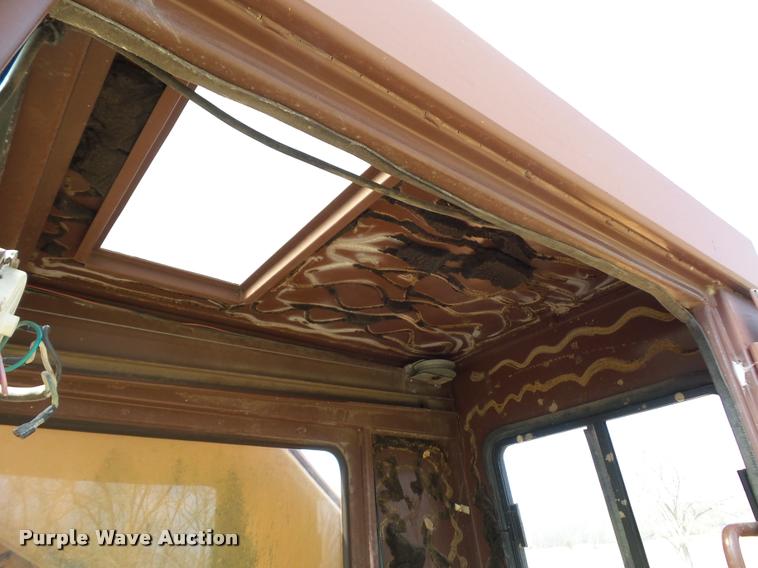 image for item BH9302 1985 Case 1085B rubber tire excavator