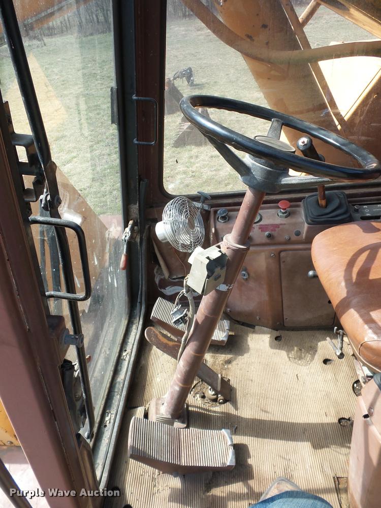 image for item BH9302 1985 Case 1085B rubber tire excavator