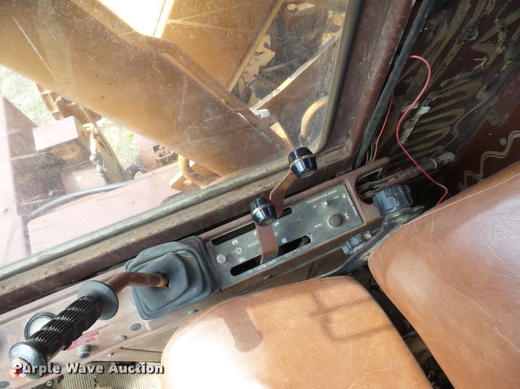 image for item BH9302 1985 Case 1085B rubber tire excavator