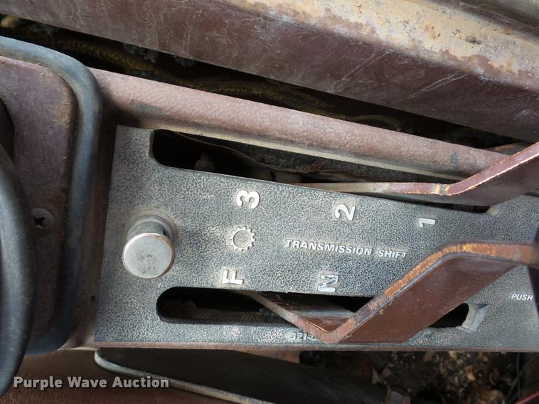 image for item BH9302 1985 Case 1085B rubber tire excavator