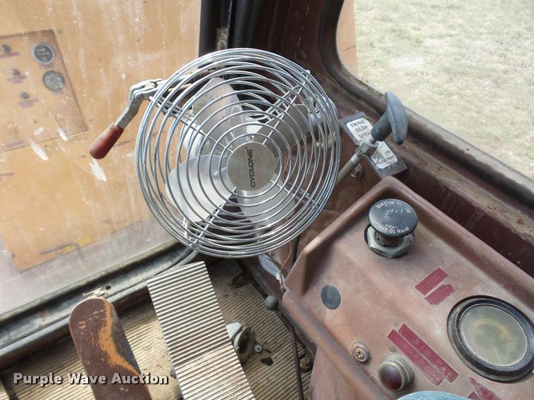 image for item BH9302 1985 Case 1085B rubber tire excavator