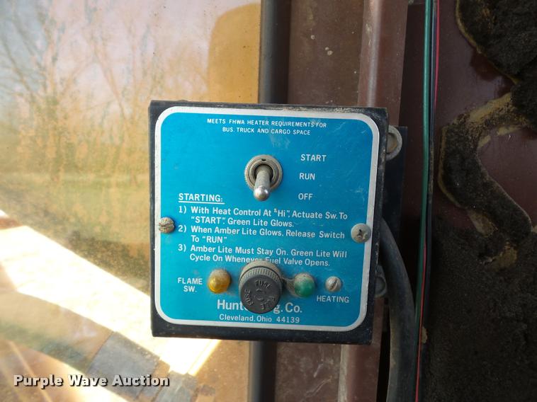 image for item BH9302 1985 Case 1085B rubber tire excavator