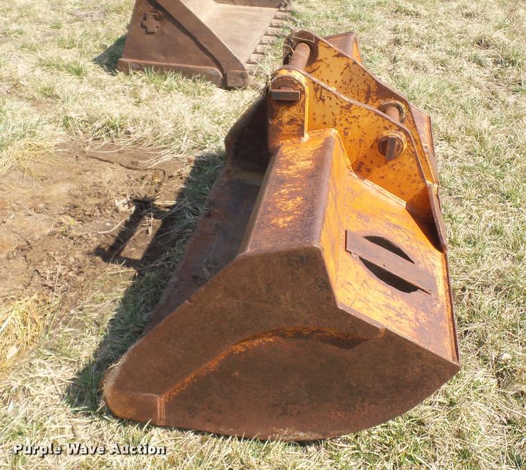 image for item BH9302 1985 Case 1085B rubber tire excavator