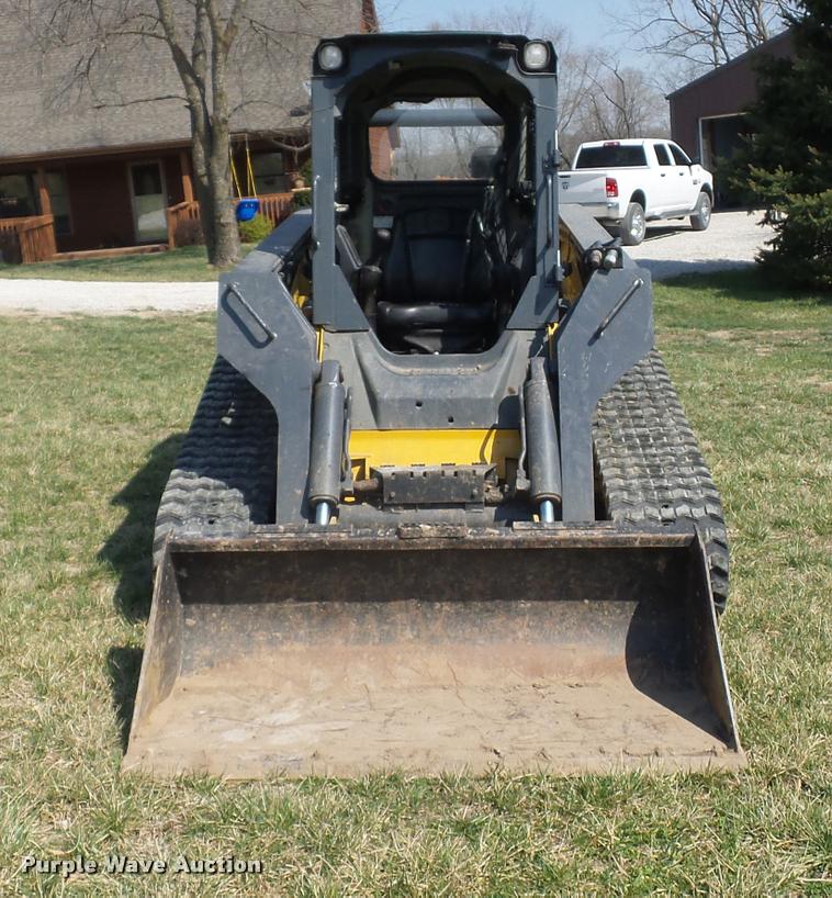 image for item BH9304 2011 John Deere 329D skid steer