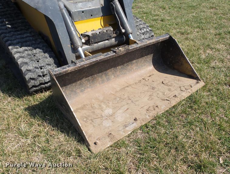 image for item BH9304 2011 John Deere 329D skid steer