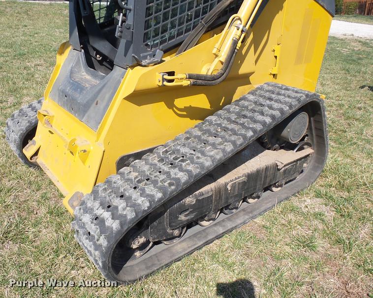 image for item BH9304 2011 John Deere 329D skid steer