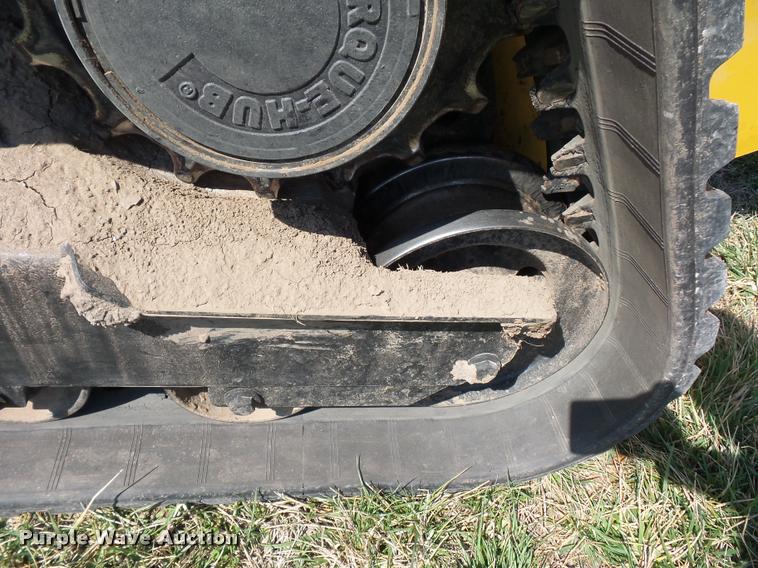 image for item BH9304 2011 John Deere 329D skid steer