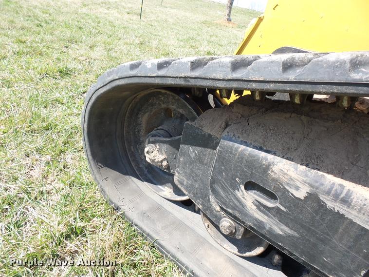 image for item BH9304 2011 John Deere 329D skid steer