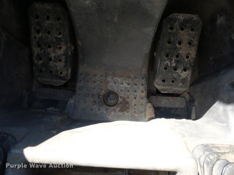 image for item BH9304 2011 John Deere 329D skid steer