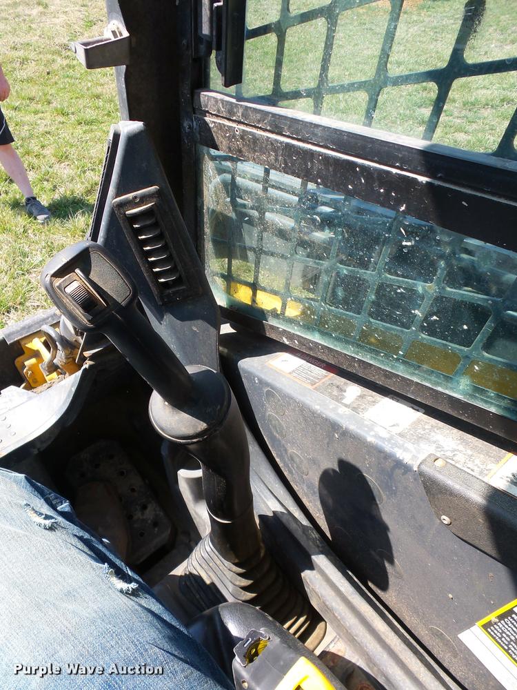 image for item BH9304 2011 John Deere 329D skid steer