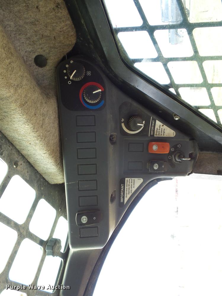 image for item BH9304 2011 John Deere 329D skid steer