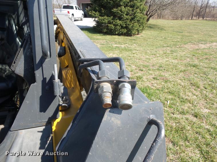 image for item BH9304 2011 John Deere 329D skid steer