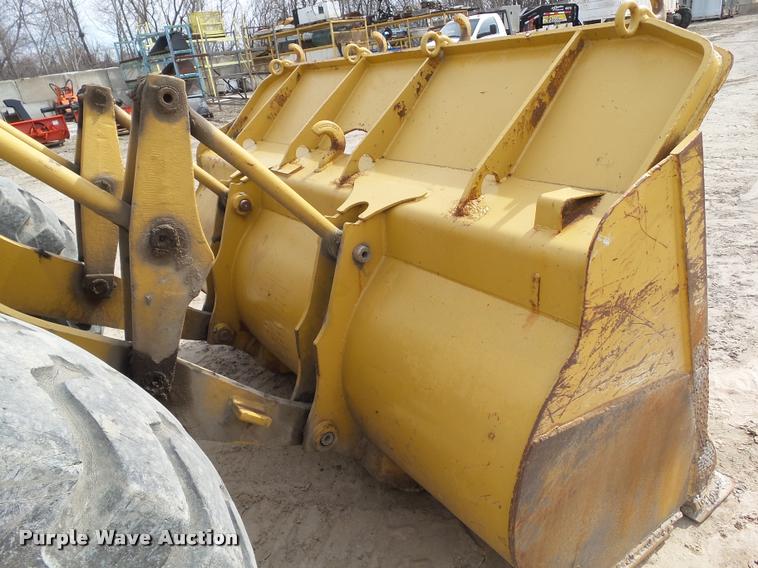 image for item CB9867 1978 Caterpillar 966C wheel loader