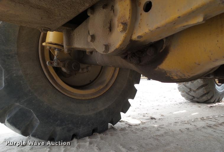 image for item CB9867 1978 Caterpillar 966C wheel loader