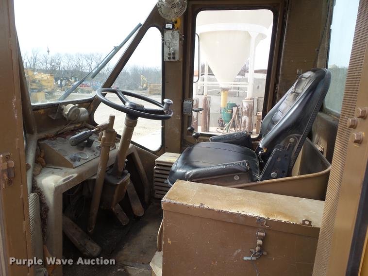 image for item CB9867 1978 Caterpillar 966C wheel loader