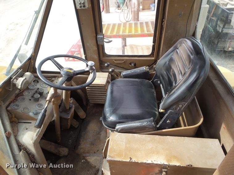 image for item CB9867 1978 Caterpillar 966C wheel loader