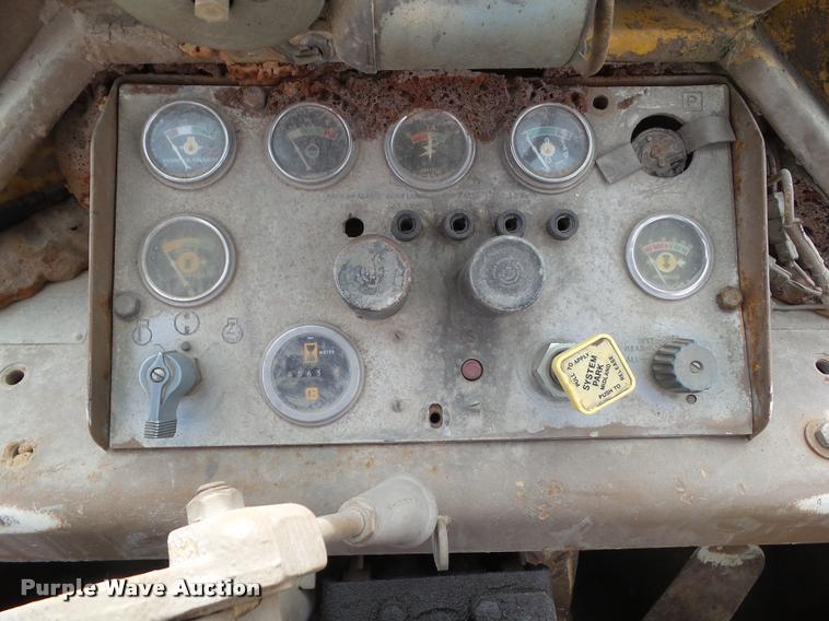 image for item CB9867 1978 Caterpillar 966C wheel loader