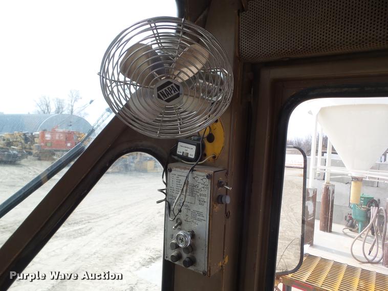 image for item CB9867 1978 Caterpillar 966C wheel loader