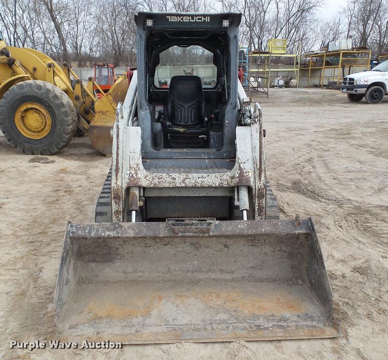 image for item CB9868 2008 Takeuchi TL240 skid steer