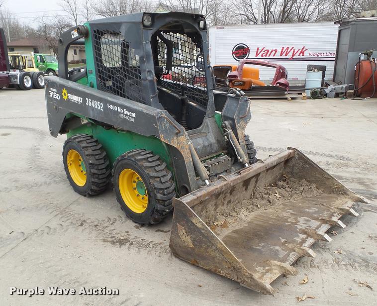 image for item CB9886 2011 John Deere 318D skid steer