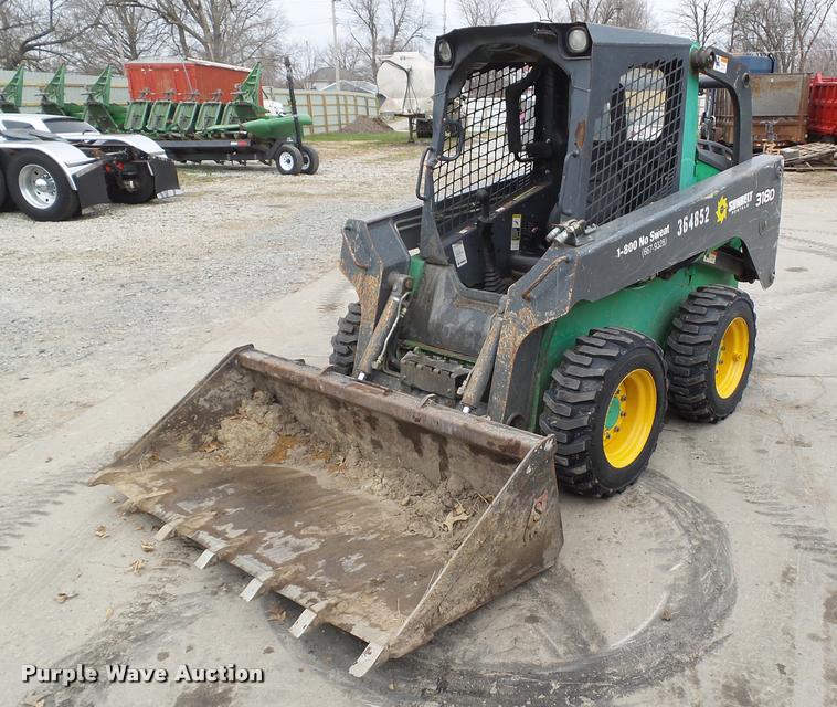 image for item CB9886 2011 John Deere 318D skid steer