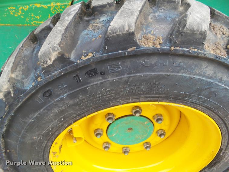 image for item CB9886 2011 John Deere 318D skid steer