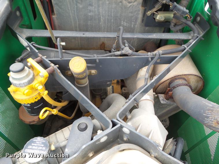 image for item CB9886 2011 John Deere 318D skid steer