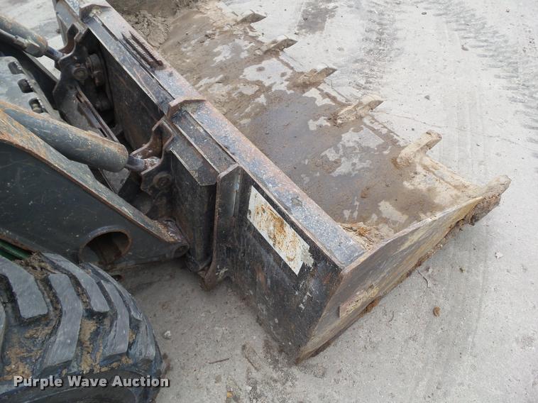 image for item CB9886 2011 John Deere 318D skid steer