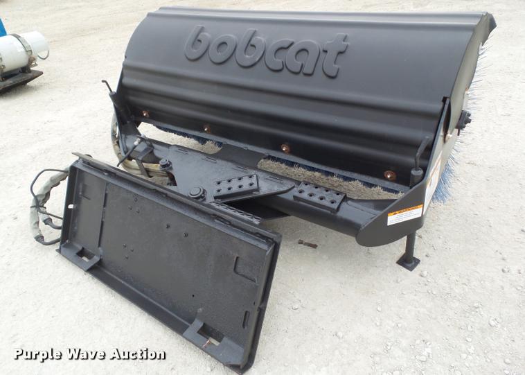 image for item CB9891 Bobcat 68 skid steer broom