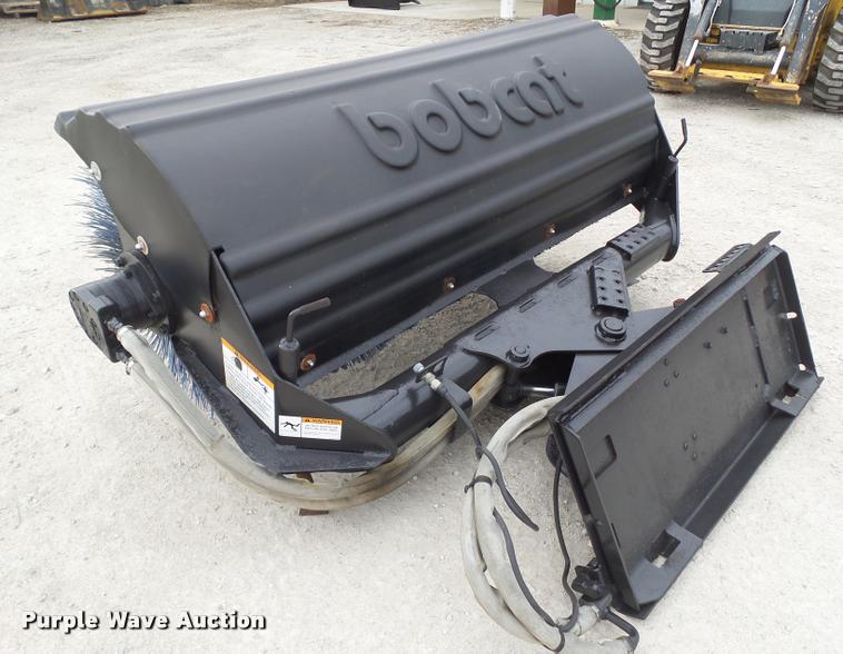 image for item CB9891 Bobcat 68 skid steer broom
