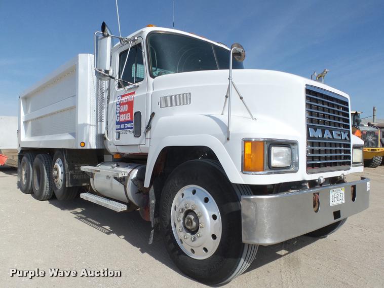 image for item DA0592 1997 Mack CH613 dump truck