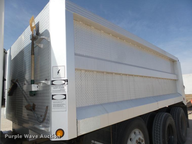 image for item DA0592 1997 Mack CH613 dump truck