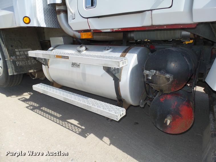 image for item DA0592 1997 Mack CH613 dump truck