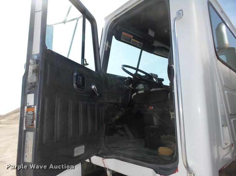 image for item DA0592 1997 Mack CH613 dump truck