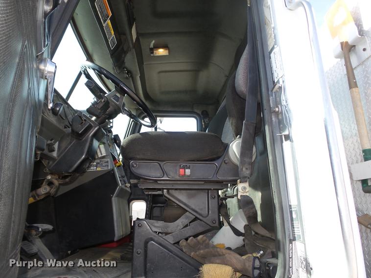 image for item DA0592 1997 Mack CH613 dump truck