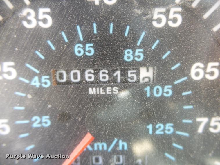 image for item DA0592 1997 Mack CH613 dump truck