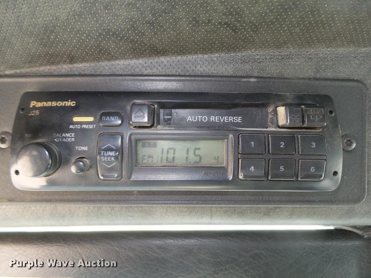 image for item DA0592 1997 Mack CH613 dump truck