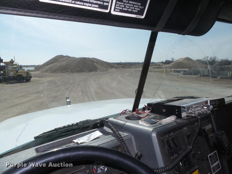 image for item DA0592 1997 Mack CH613 dump truck