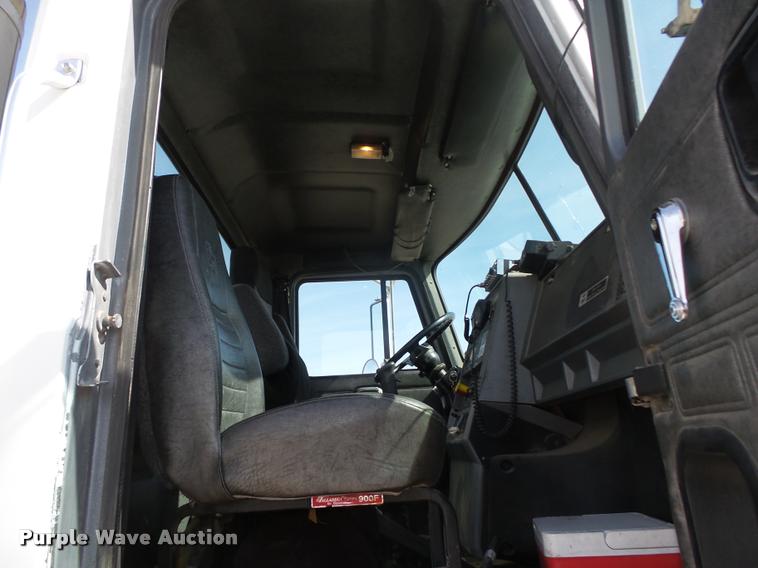 image for item DA0592 1997 Mack CH613 dump truck