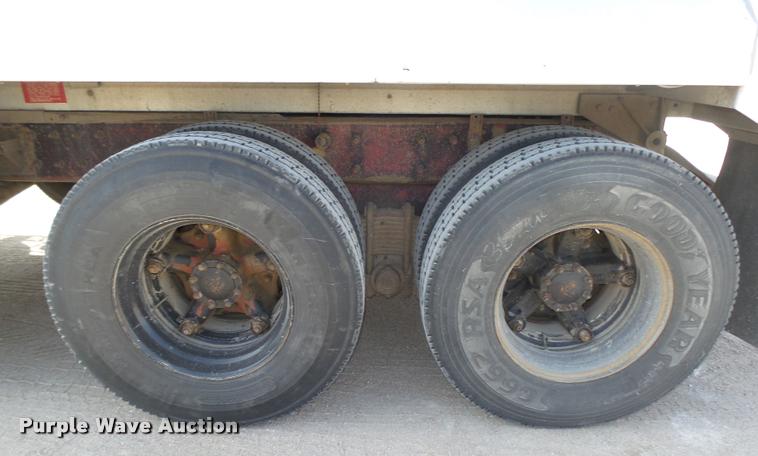 image for item DA0592 1997 Mack CH613 dump truck