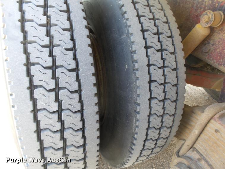 image for item DA0592 1997 Mack CH613 dump truck