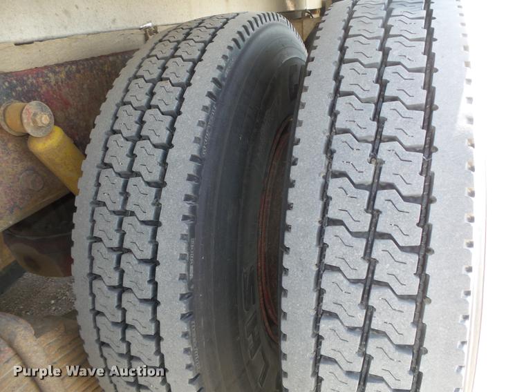 image for item DA0592 1997 Mack CH613 dump truck