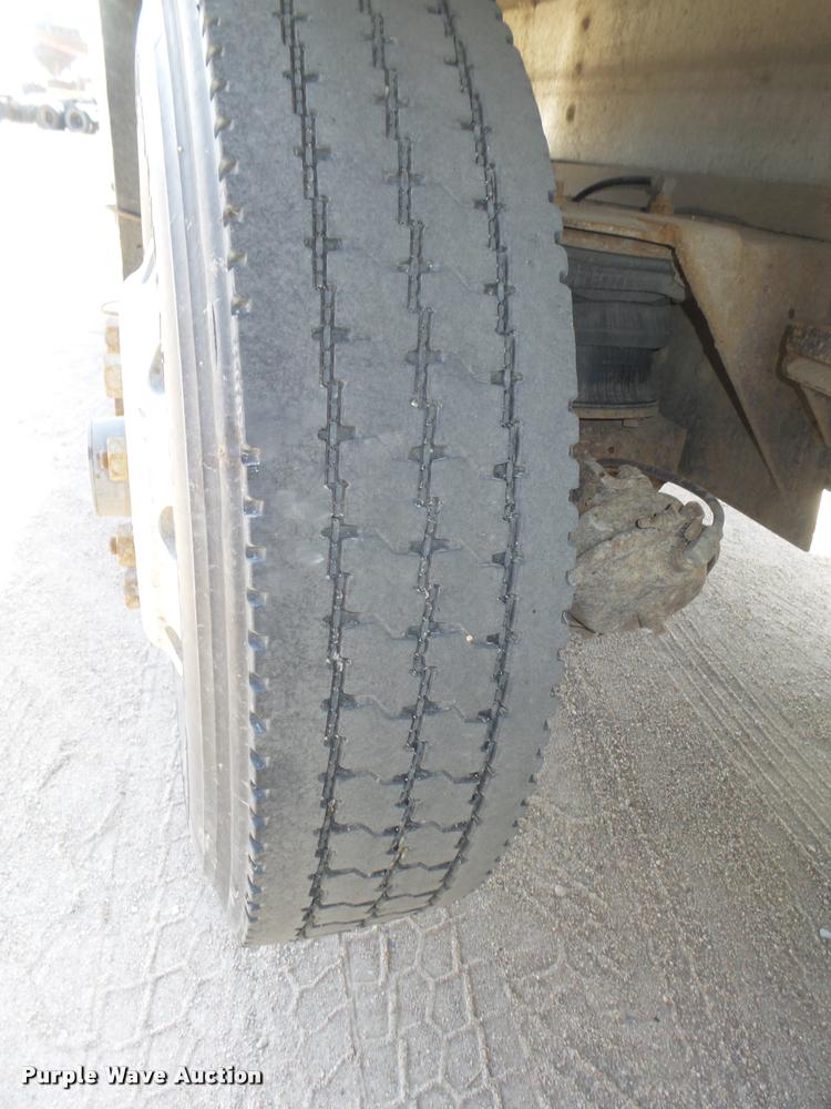 image for item DA0592 1997 Mack CH613 dump truck