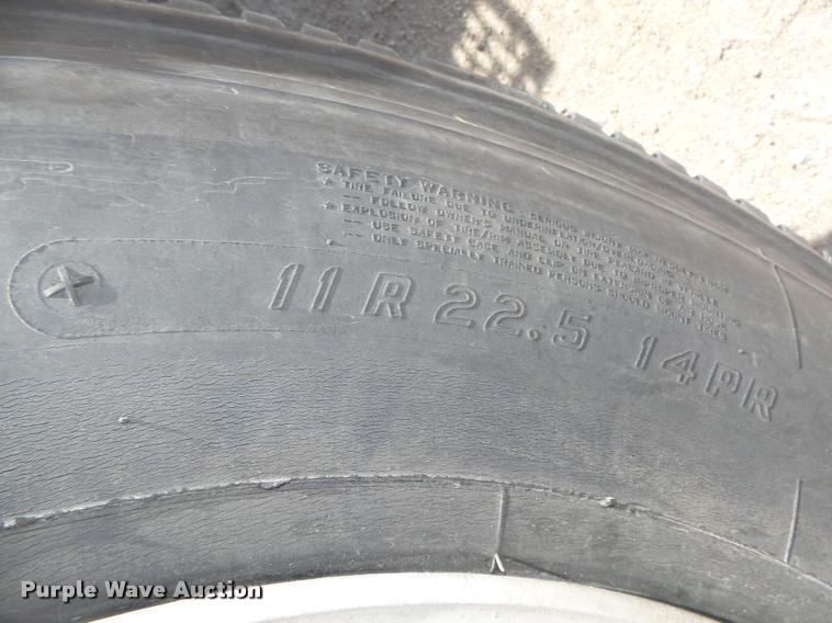 image for item DA0592 1997 Mack CH613 dump truck