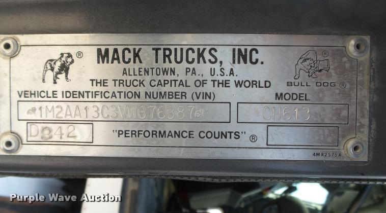image for item DA0592 1997 Mack CH613 dump truck